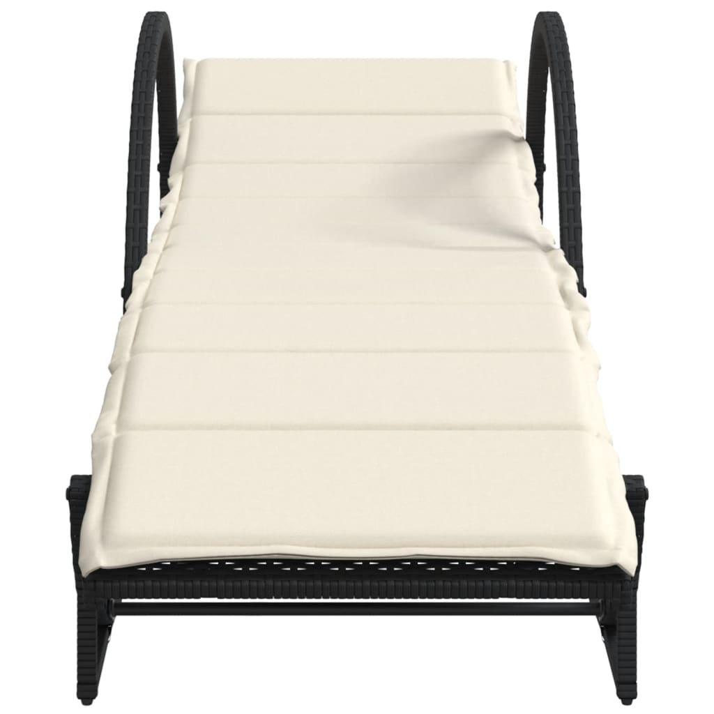 Chaise longue avec coussin noir en résine tressée